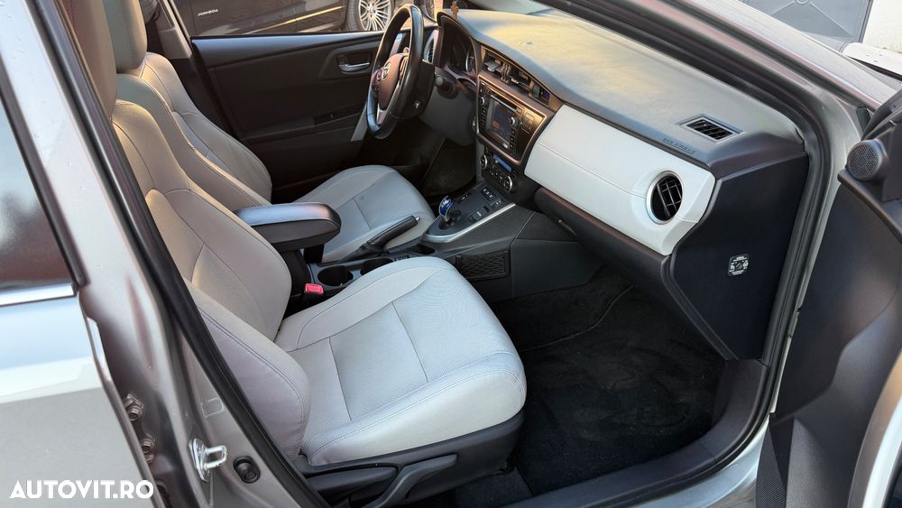Toyota Auris - 10
