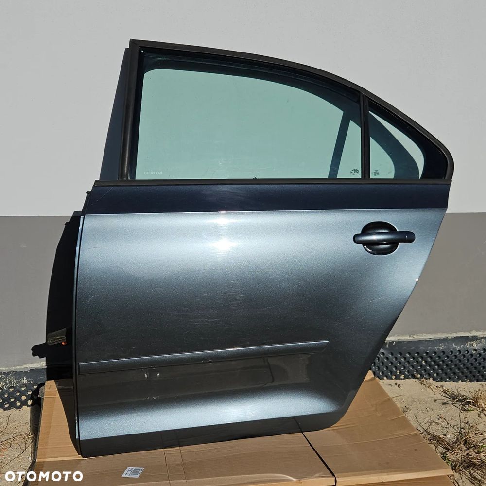 Drzwi lewe tył Skoda Rapid liftback tylne przedlift LF7Y przód lewe - 1