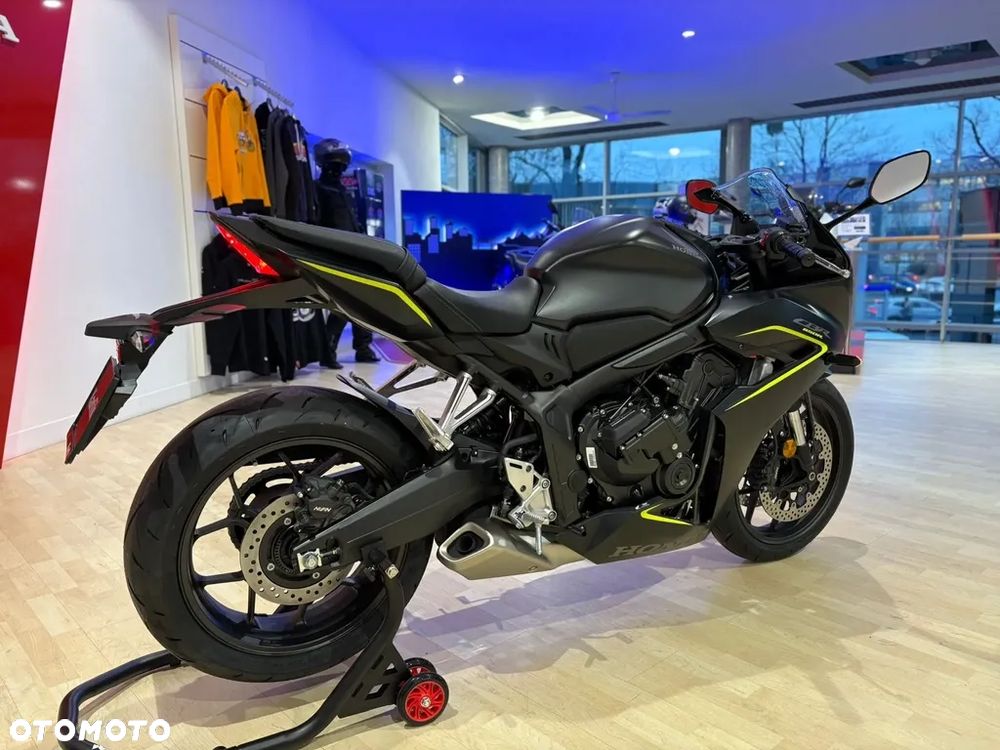 Honda CBR - 8