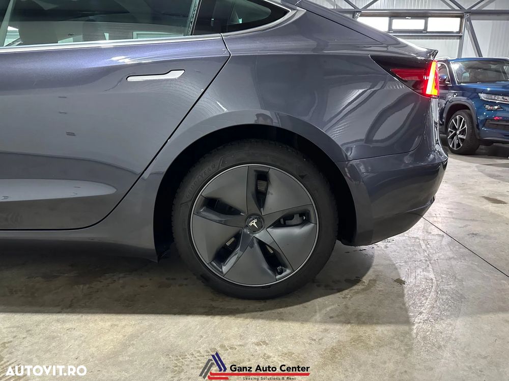 Tesla Model 3 Standard Reichweite Plus Hinterradantrieb - 38