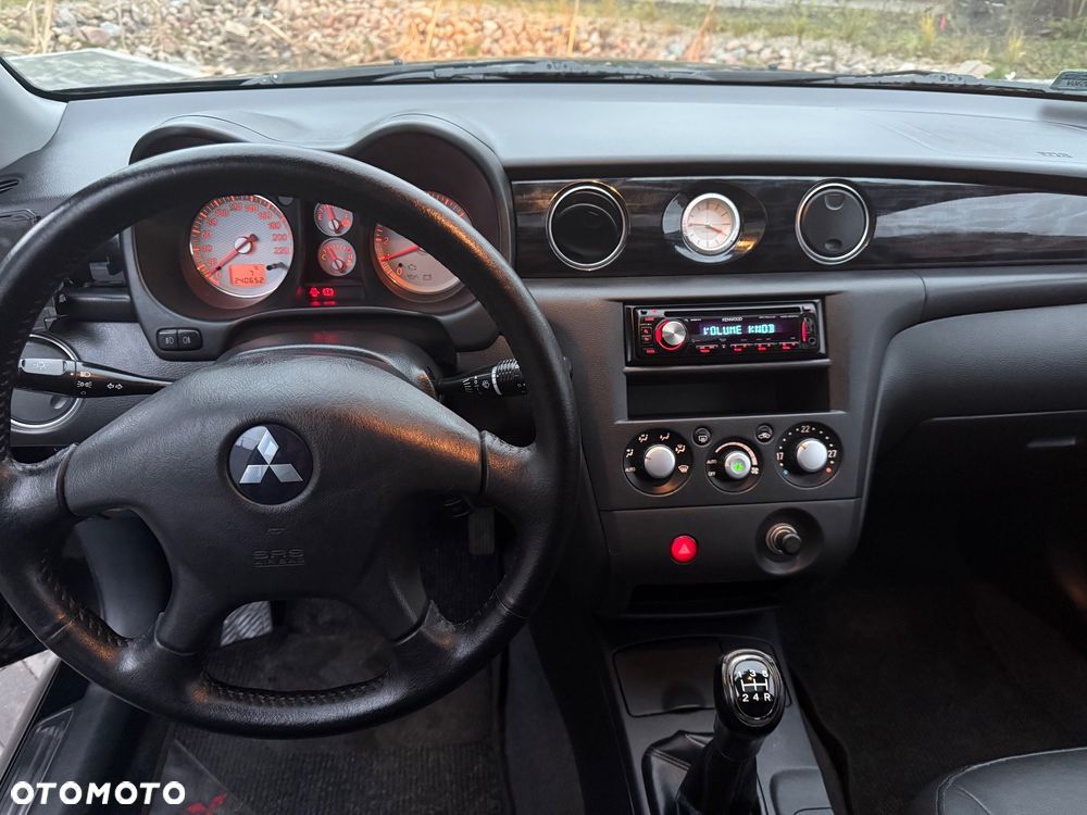 Mitsubishi Outlander 2.0 Comfort 4WD - 16