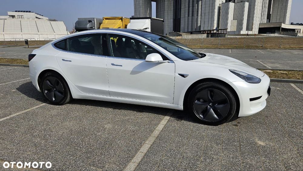 Tesla Model 3 Standard Reichweite Plus Hinterradantrieb - 17