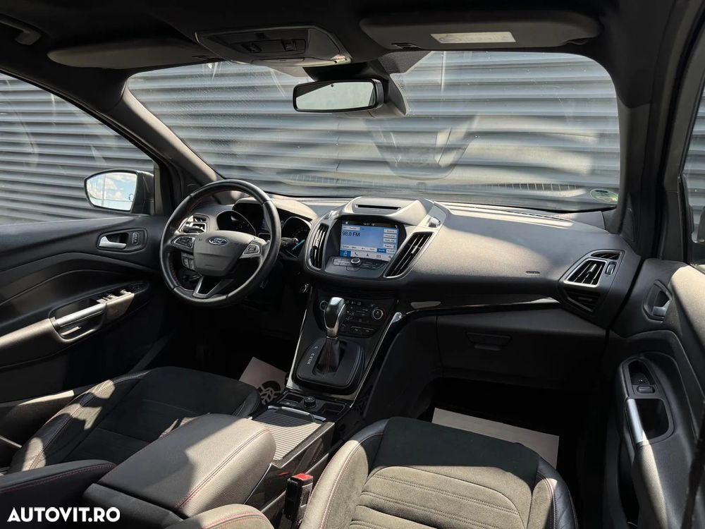 Ford Kuga 2.0 TDCi 4WD Powershift ST-Line - 25