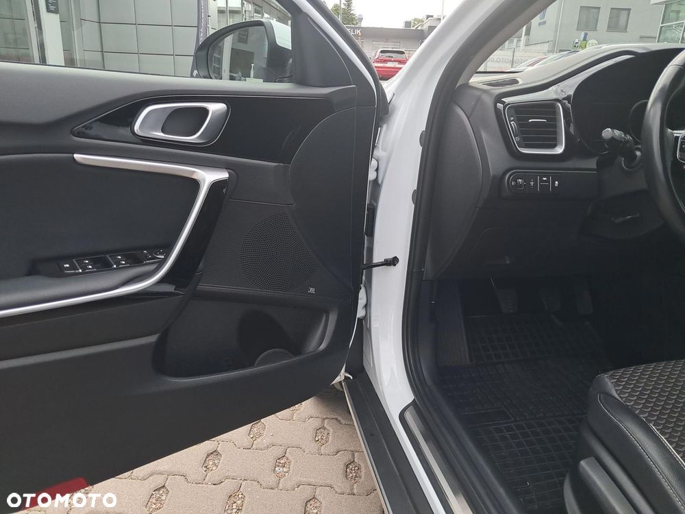 Kia XCeed 1.5 T-GDI Business Line - 10