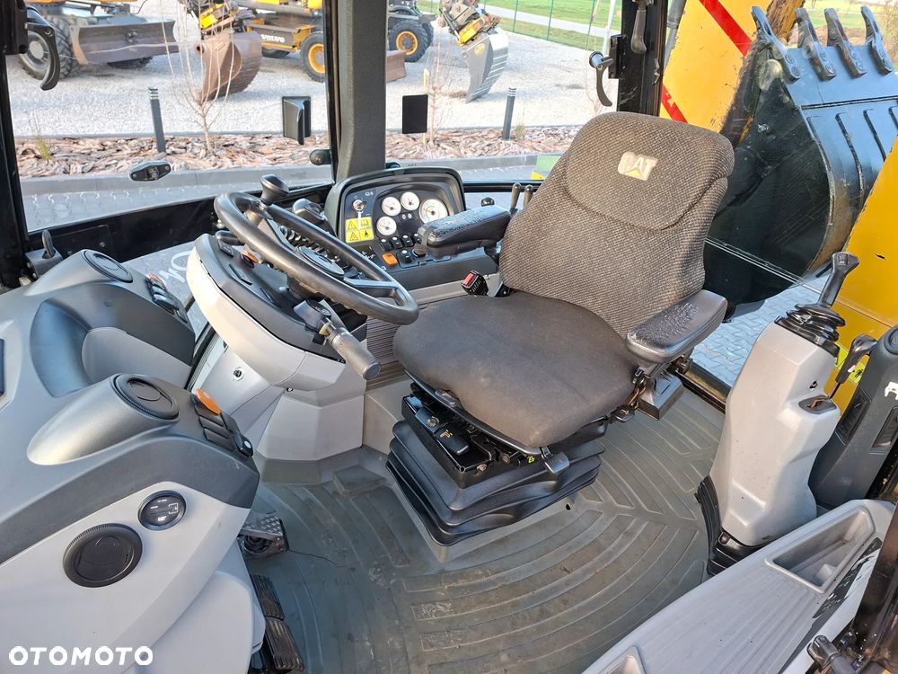 Caterpillar CAT 432E Premier - 8