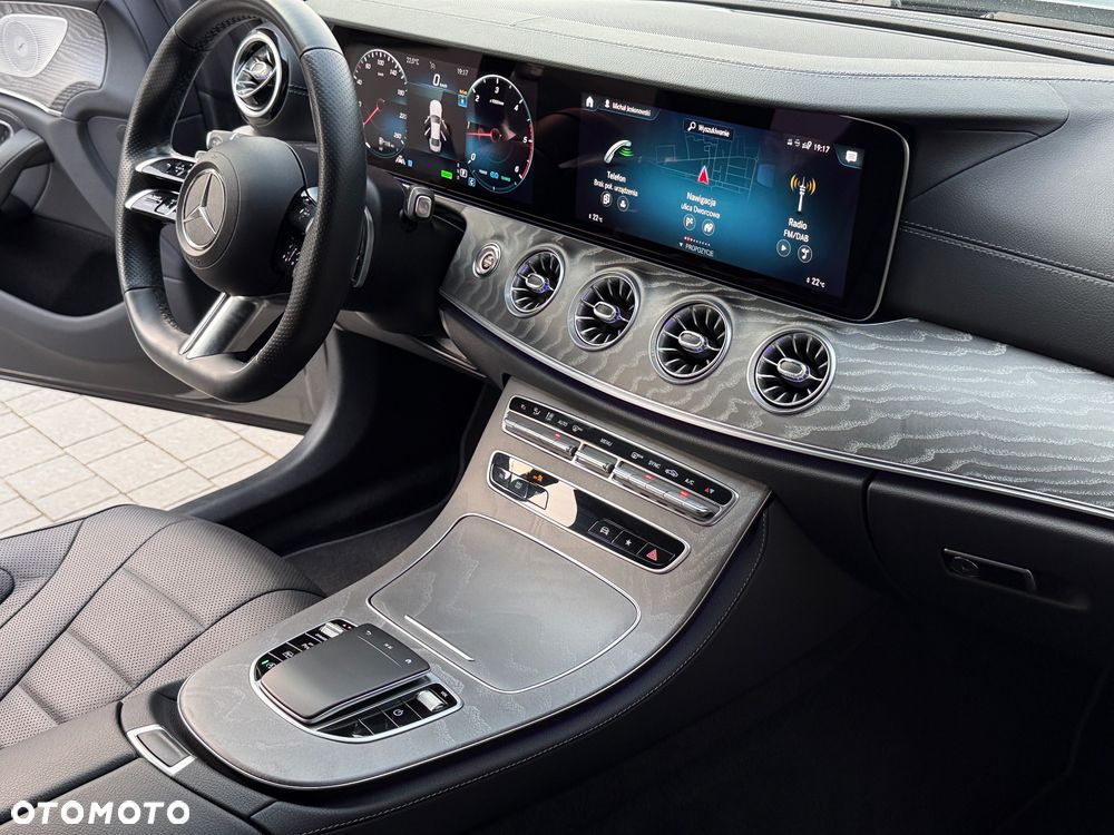Mercedes-Benz CLS 300 d 4-Matic AMG - 12