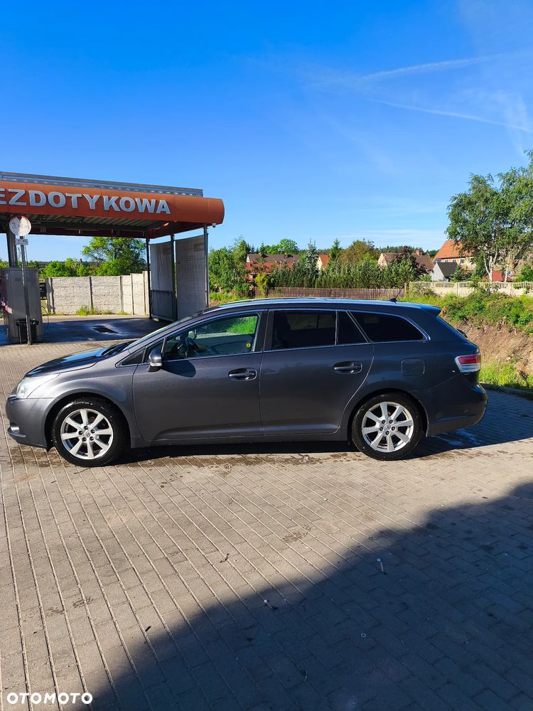 Toyota Avensis 2.0 D-4D - 7