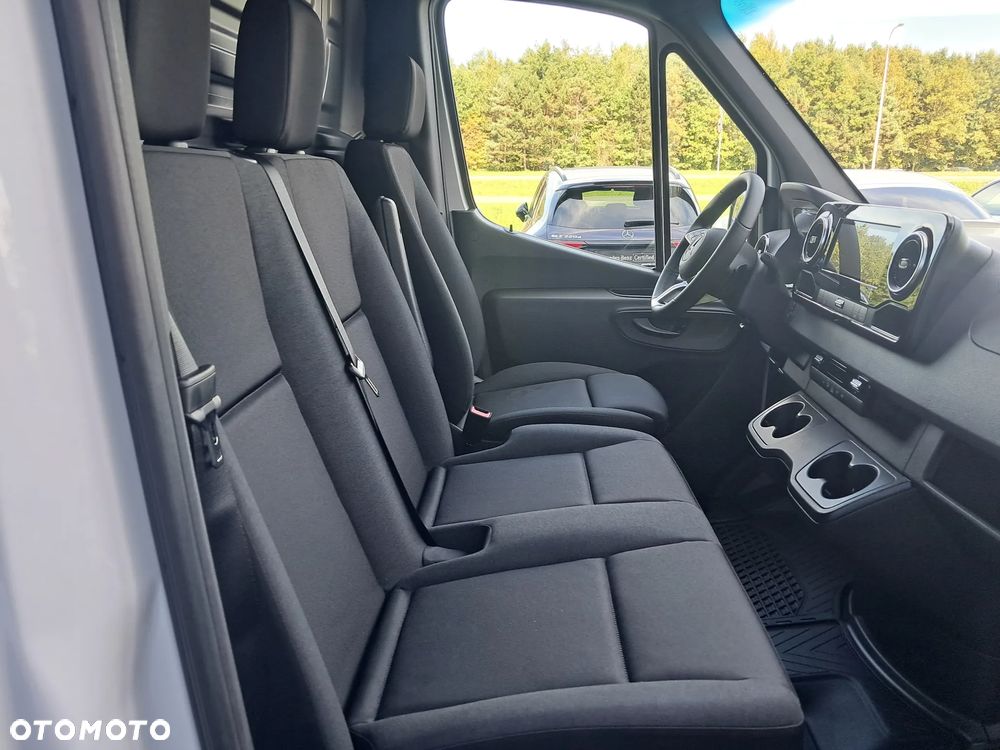 Mercedes-Benz SPRINTER - 13