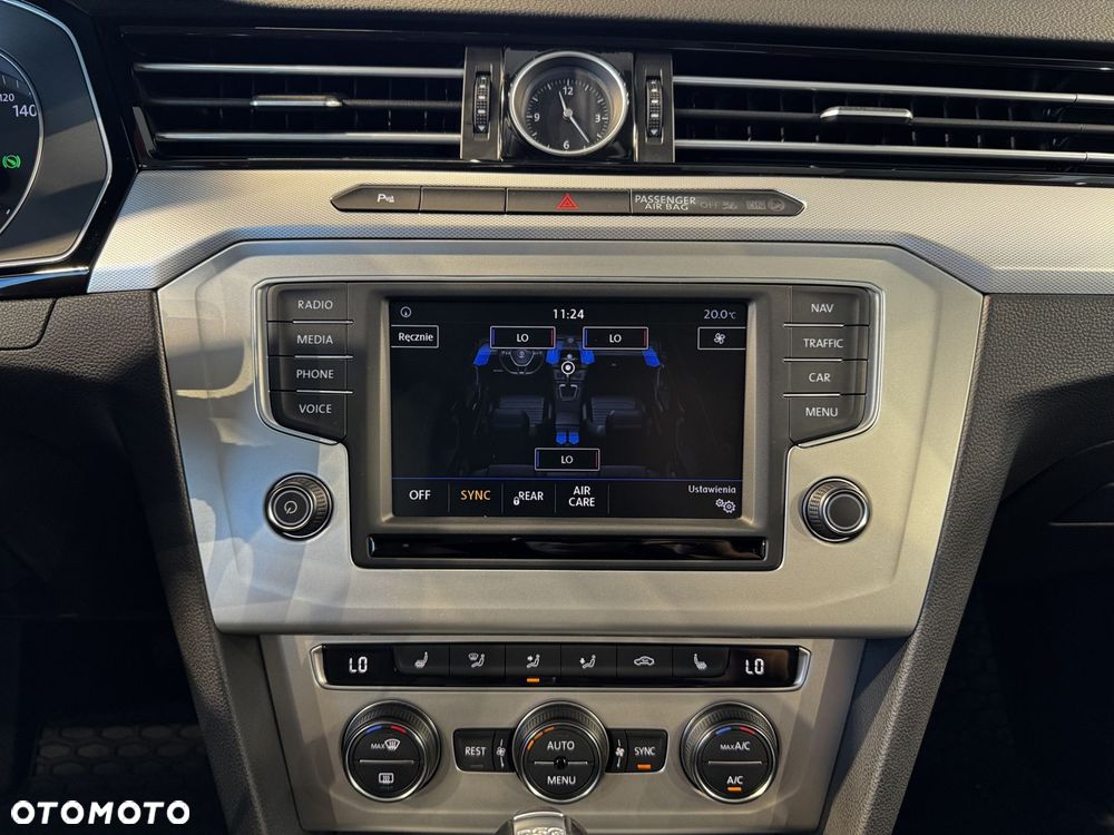Volkswagen Passat - 27