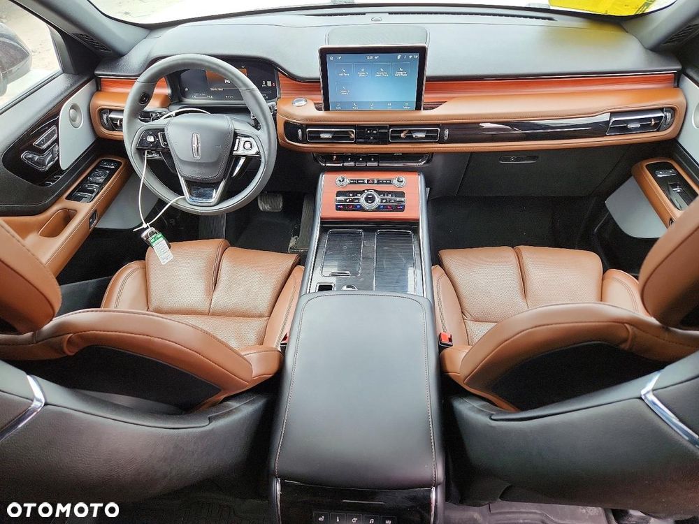 Lincoln Aviator - 7