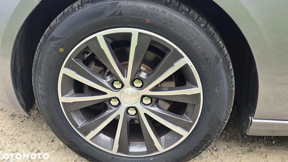 Peugeot 308 1.6 BlueHDi Allure S&S - 15