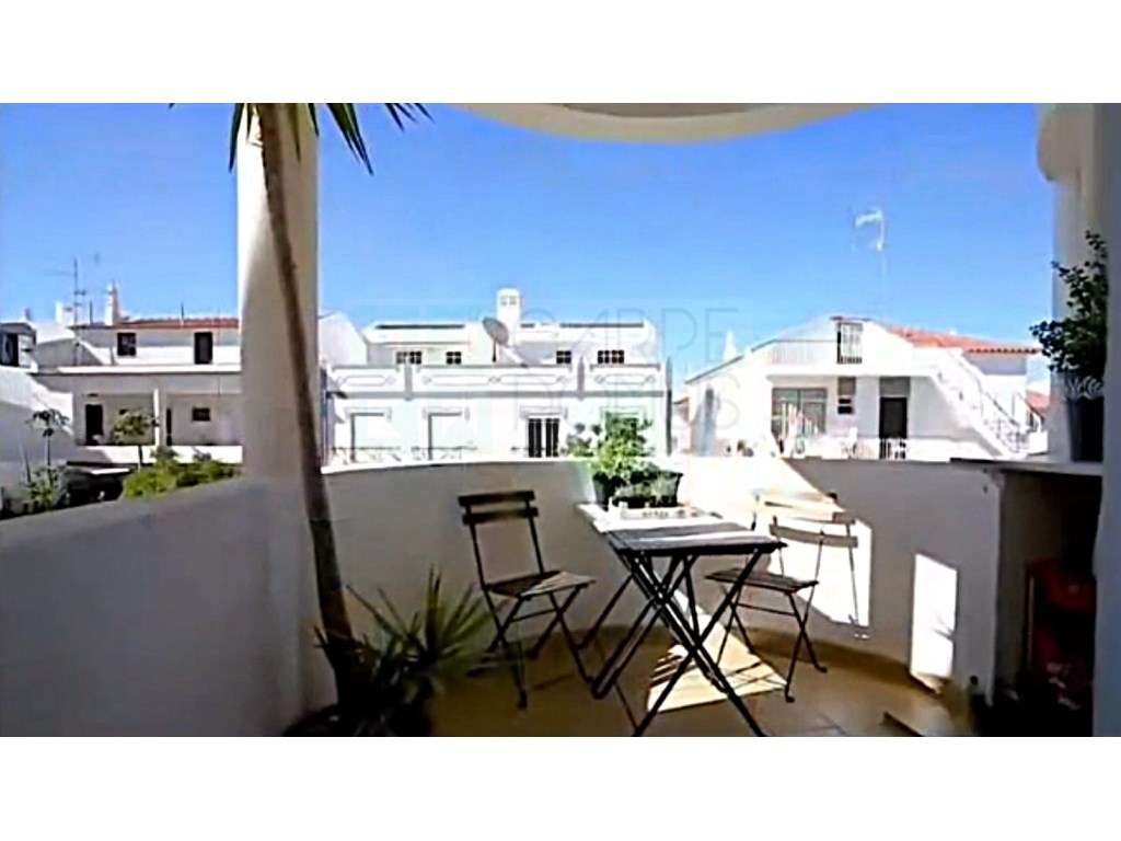 Apartamento T2 com terraço e garagem em Tavira - Grande imagem: 2/16