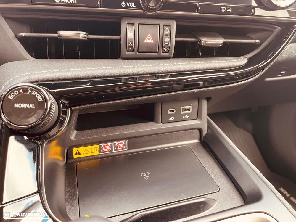 Lexus NX 450h+ Executive - 31