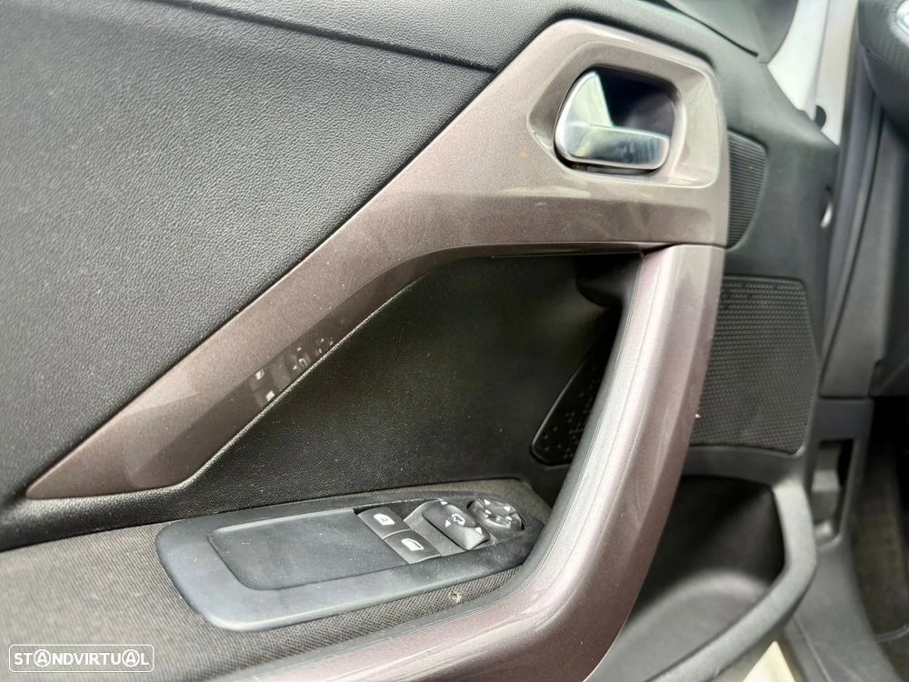 Peugeot 2008 e-HDi FAP 92 STOP & START Style - 26