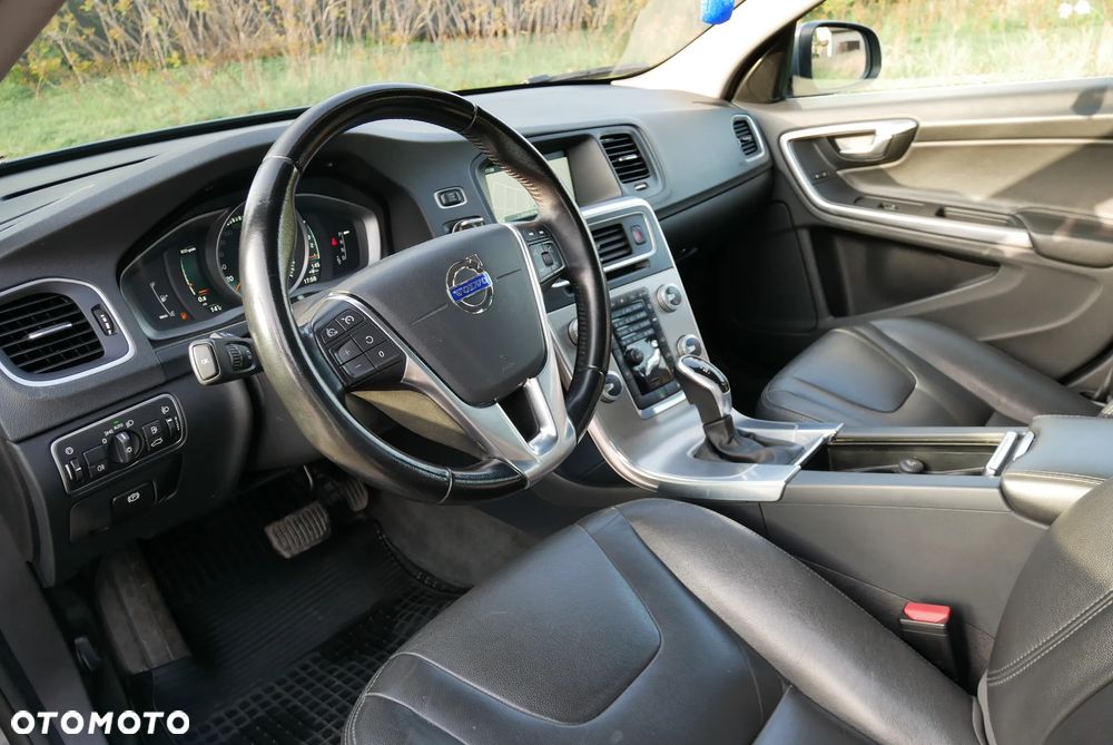 Volvo V60 D4 Geartronic Momentum - 15