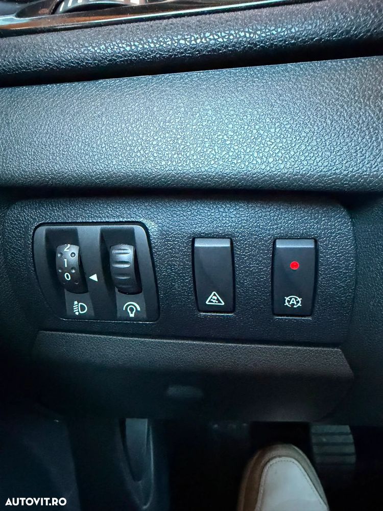 Renault Megane ENERGY dCi 110 Start & Stop Bose Edition - 13