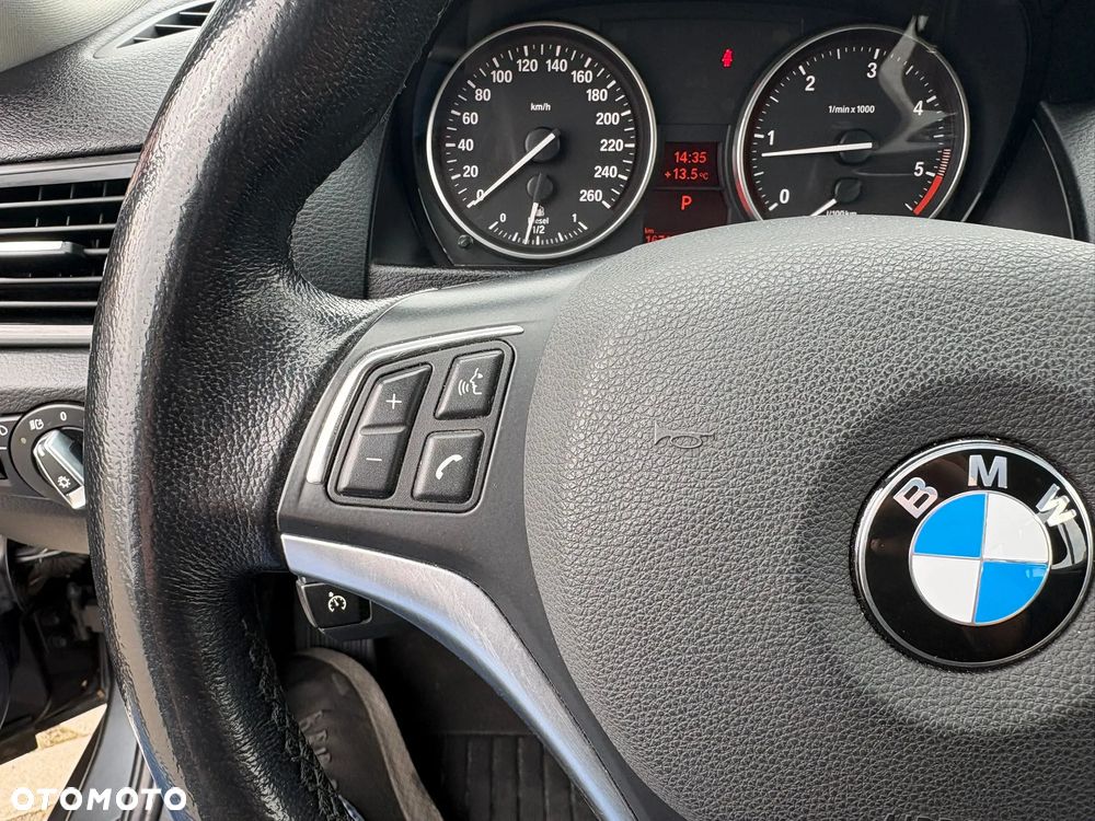 BMW X1 sDrive18d Sport Line - 13