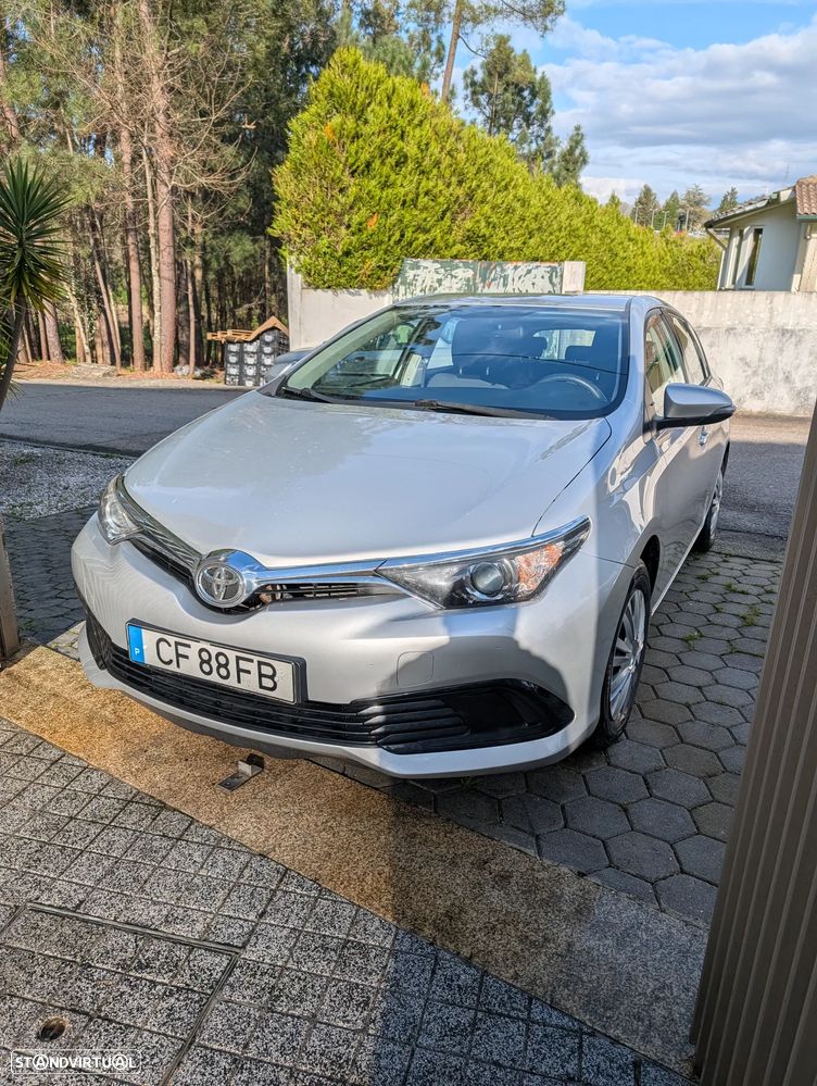 Toyota Auris 1.4 D-4D Design Edition - 18