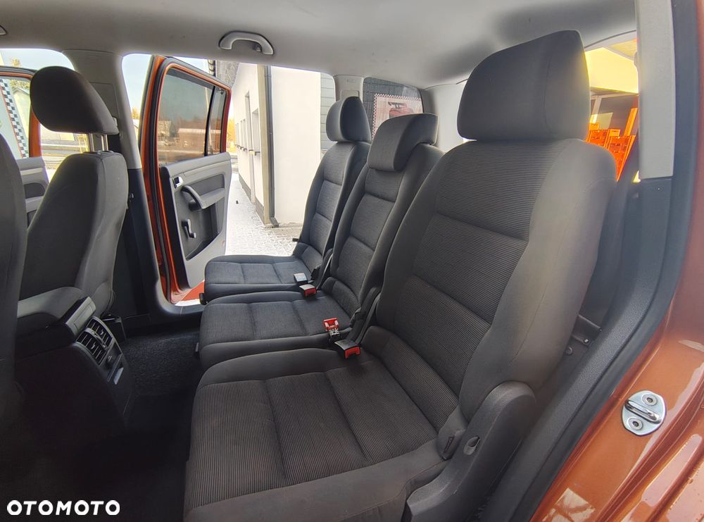 Volkswagen Touran 1.4 TSI DSG Trendline - 9