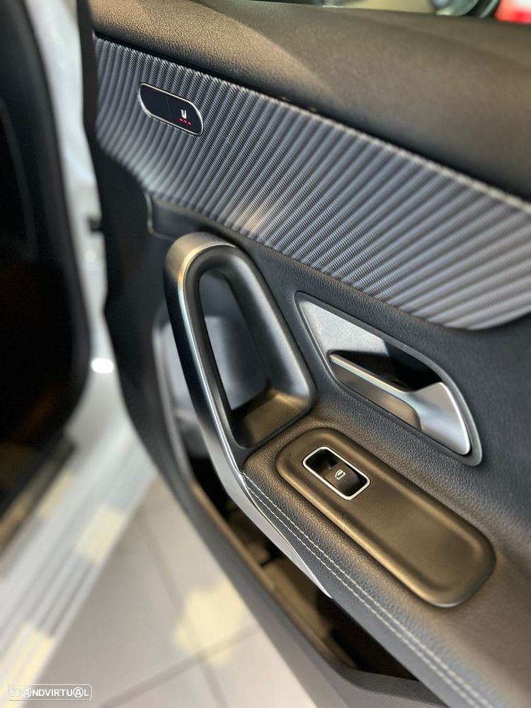 Mercedes-Benz A 250 e - 35