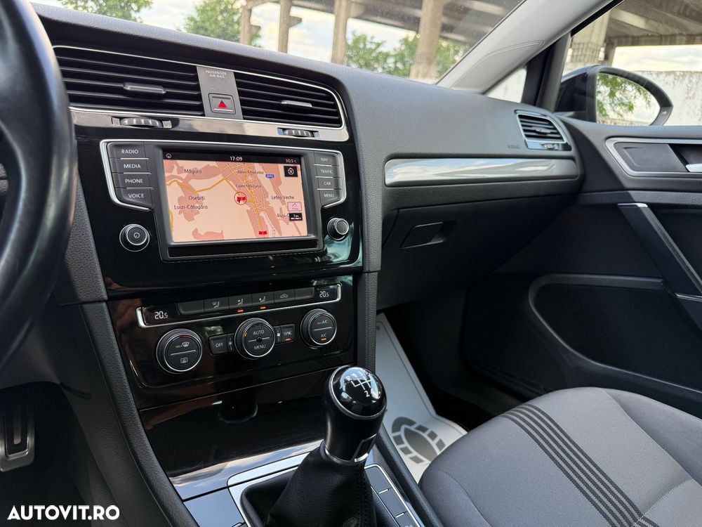 Volkswagen Golf 1.6 TDI Highline - 15