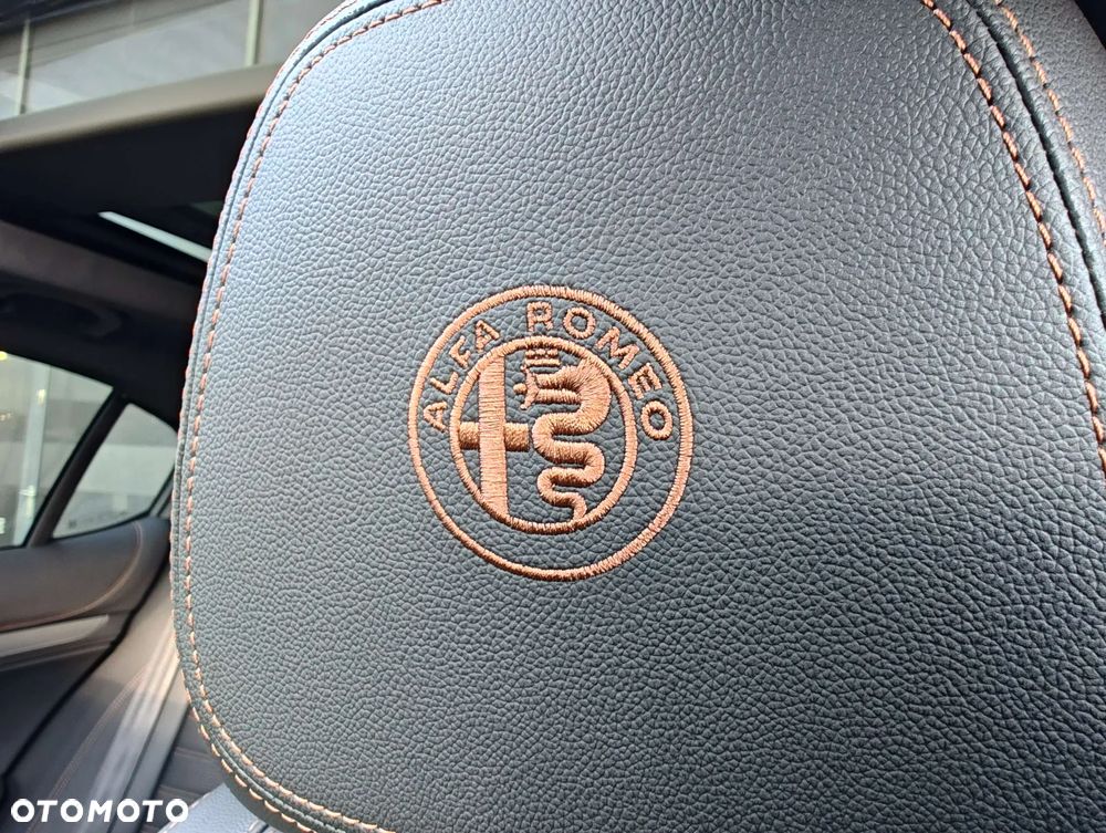 Alfa Romeo Stelvio - 23