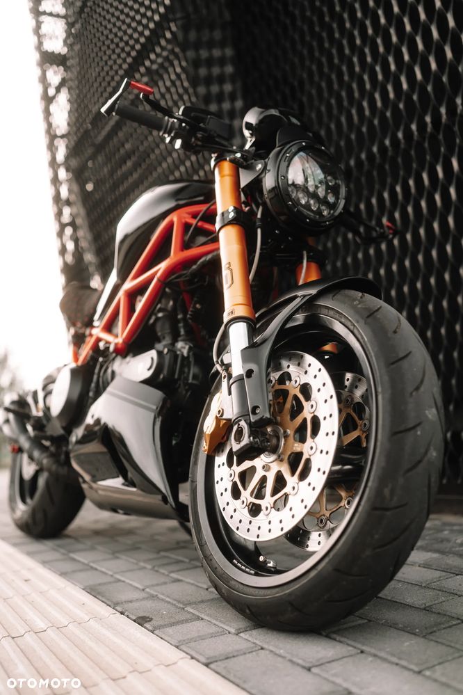 Ducati Monster - 18