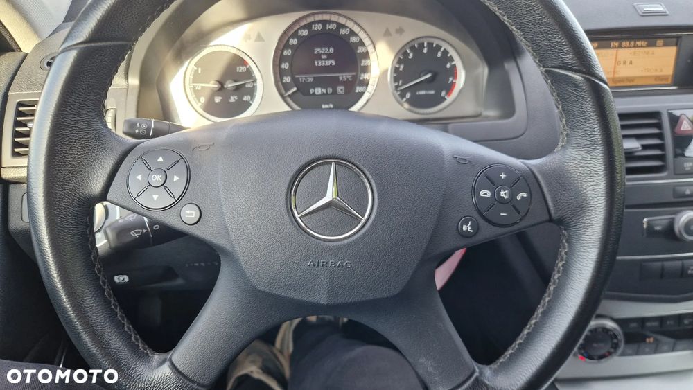 Mercedes-Benz Klasa C 200 (BlueEFFICIENCY) 7G-TRONIC Avantgarde - 35