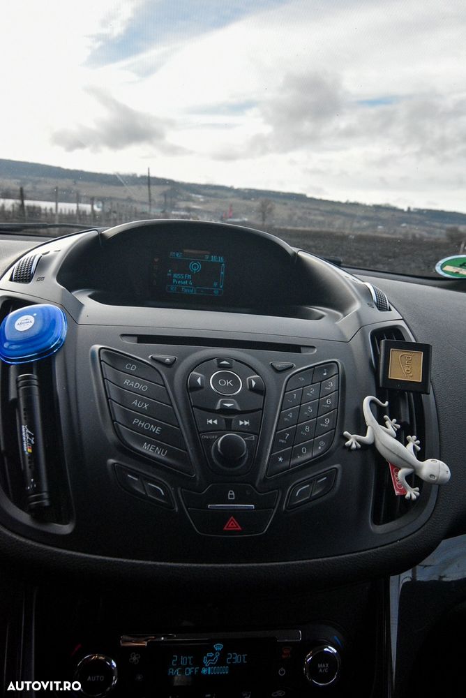 Ford Kuga 2.0 TDCi 2x4 SYNC - 12