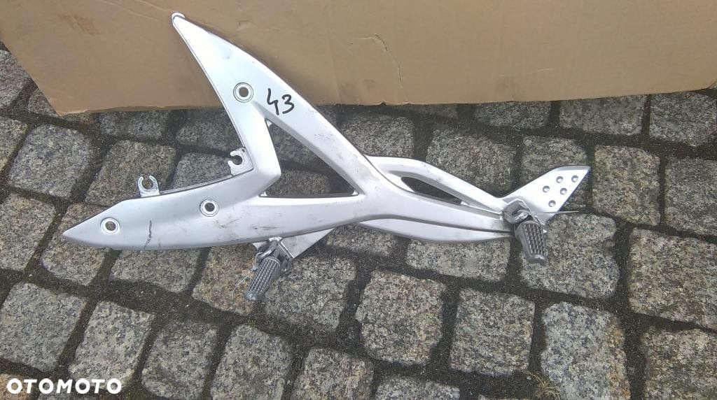 KAWASAKI ER6 N SET PODNÓŻEK LEWY PODNÓŻKI - 1