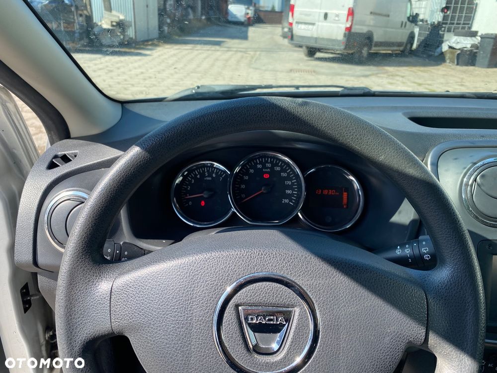 Dacia Sandero 1.2 16V 75 Laureate - 10