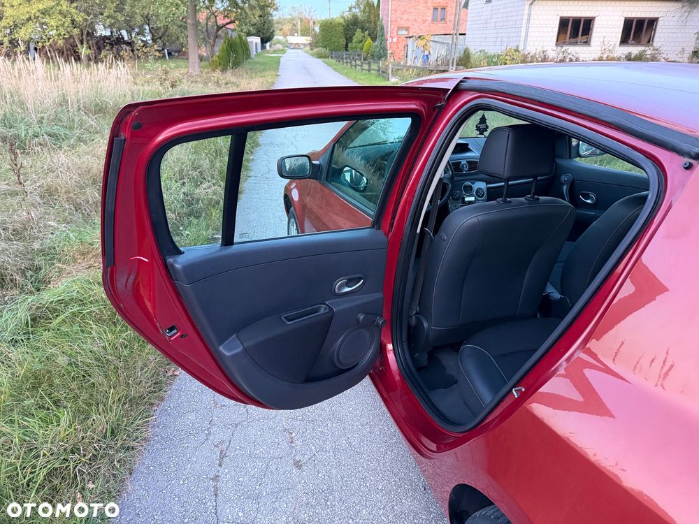 Renault Clio - 17