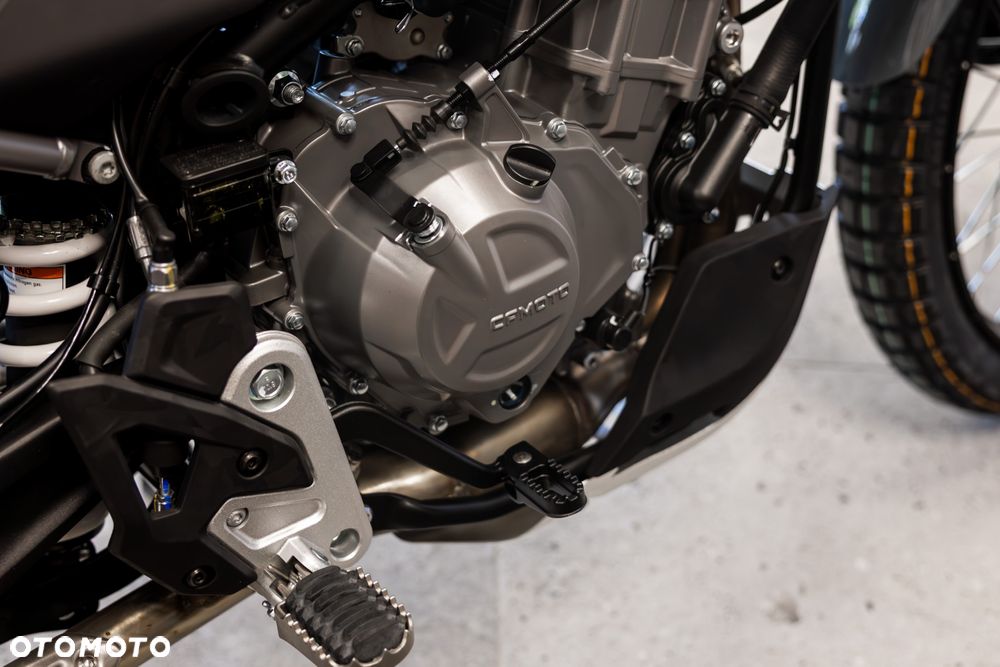 CFMoto MT - 24