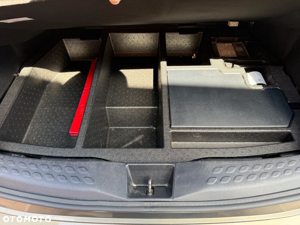 Toyota C-HR 2.0 Hybrid Executive - 28