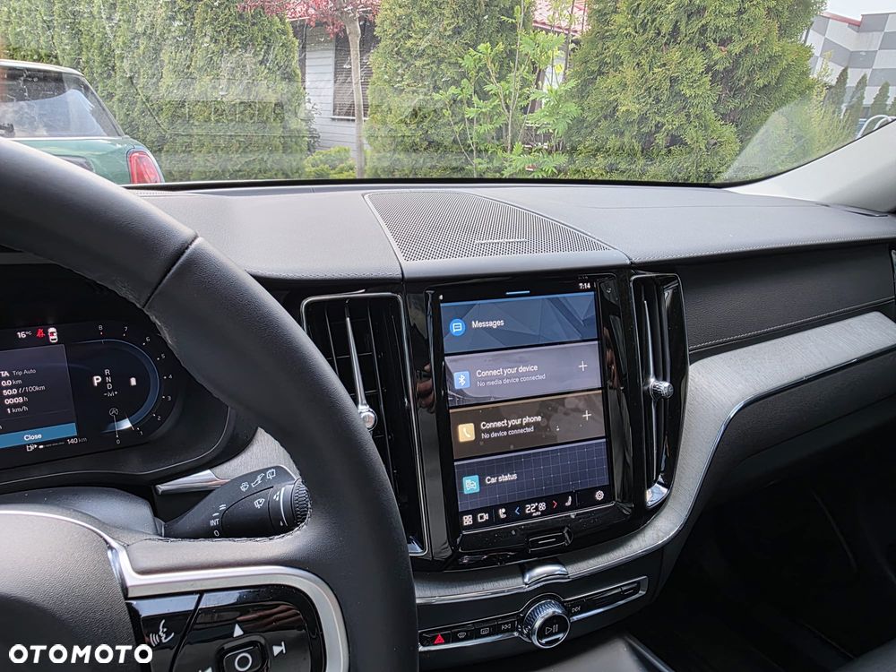 Volvo XC 60 B6 B AWD Momentum Pro - 24