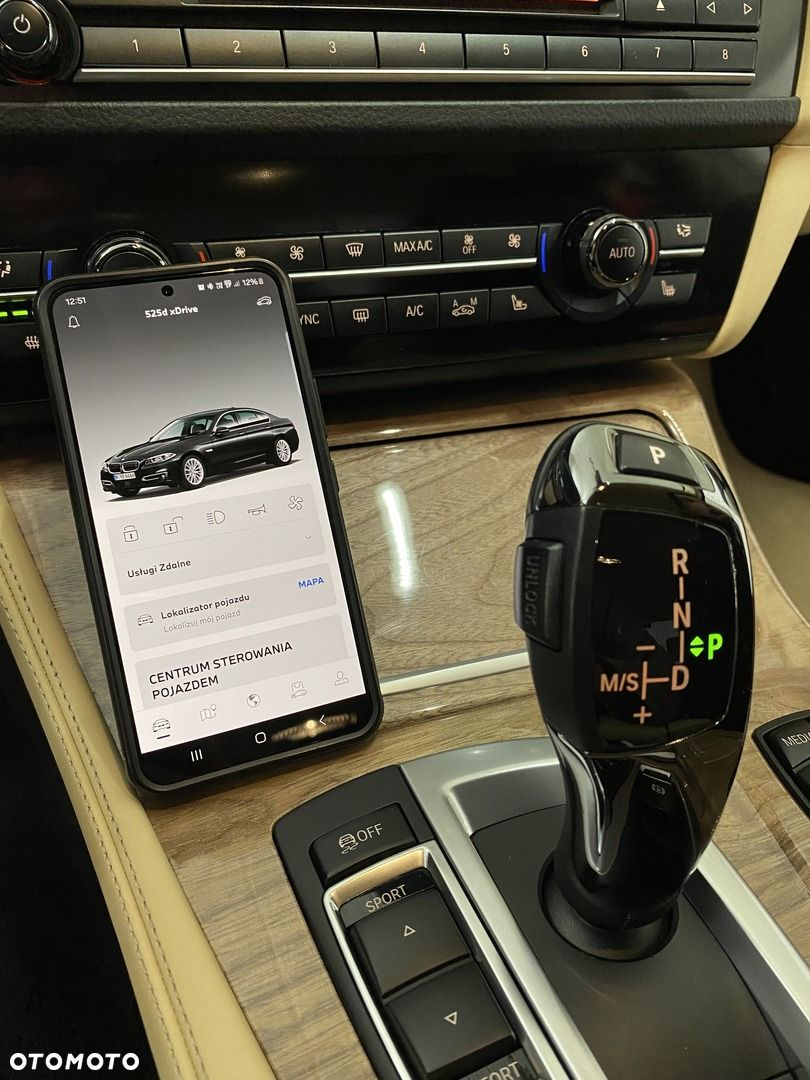 BMW Seria 5 525d xDrive Luxury Line - 28