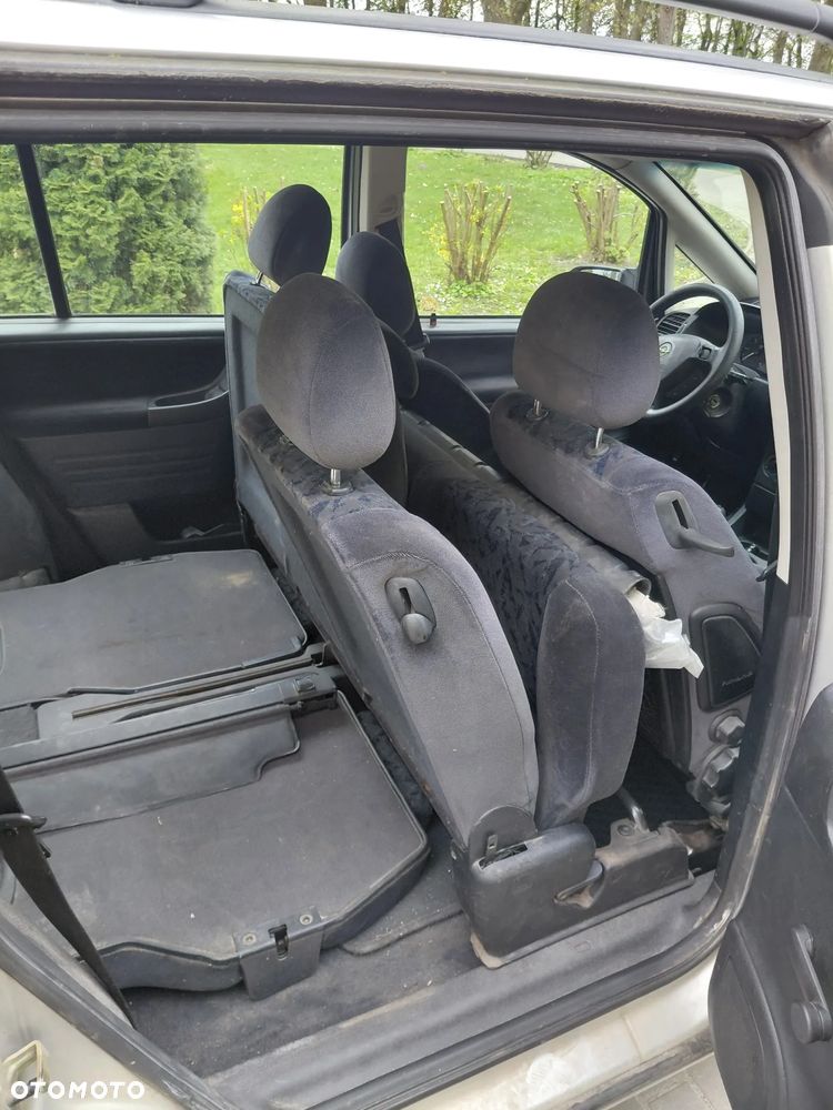 Opel Zafira - 8