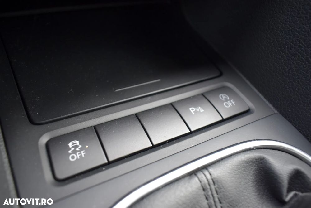 Volkswagen Golf 1.6 TDI BMT Comfortline - 18