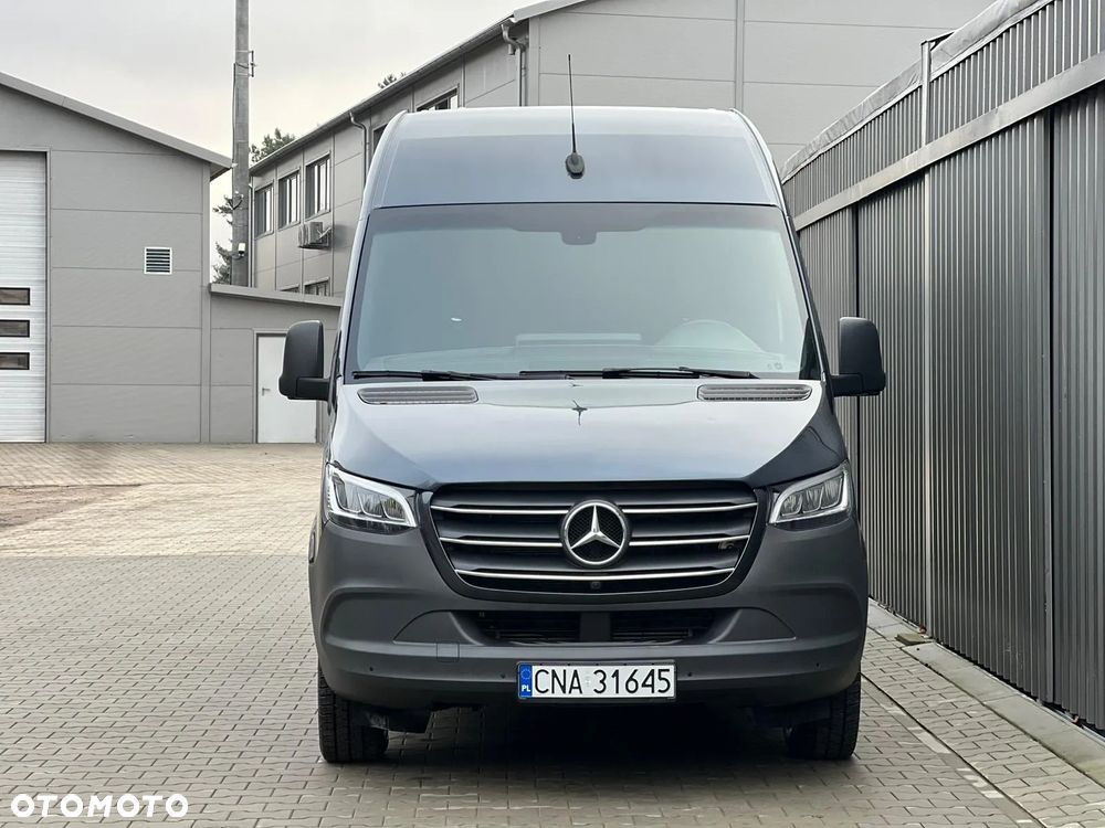 Mercedes-Benz Sprinter - 2