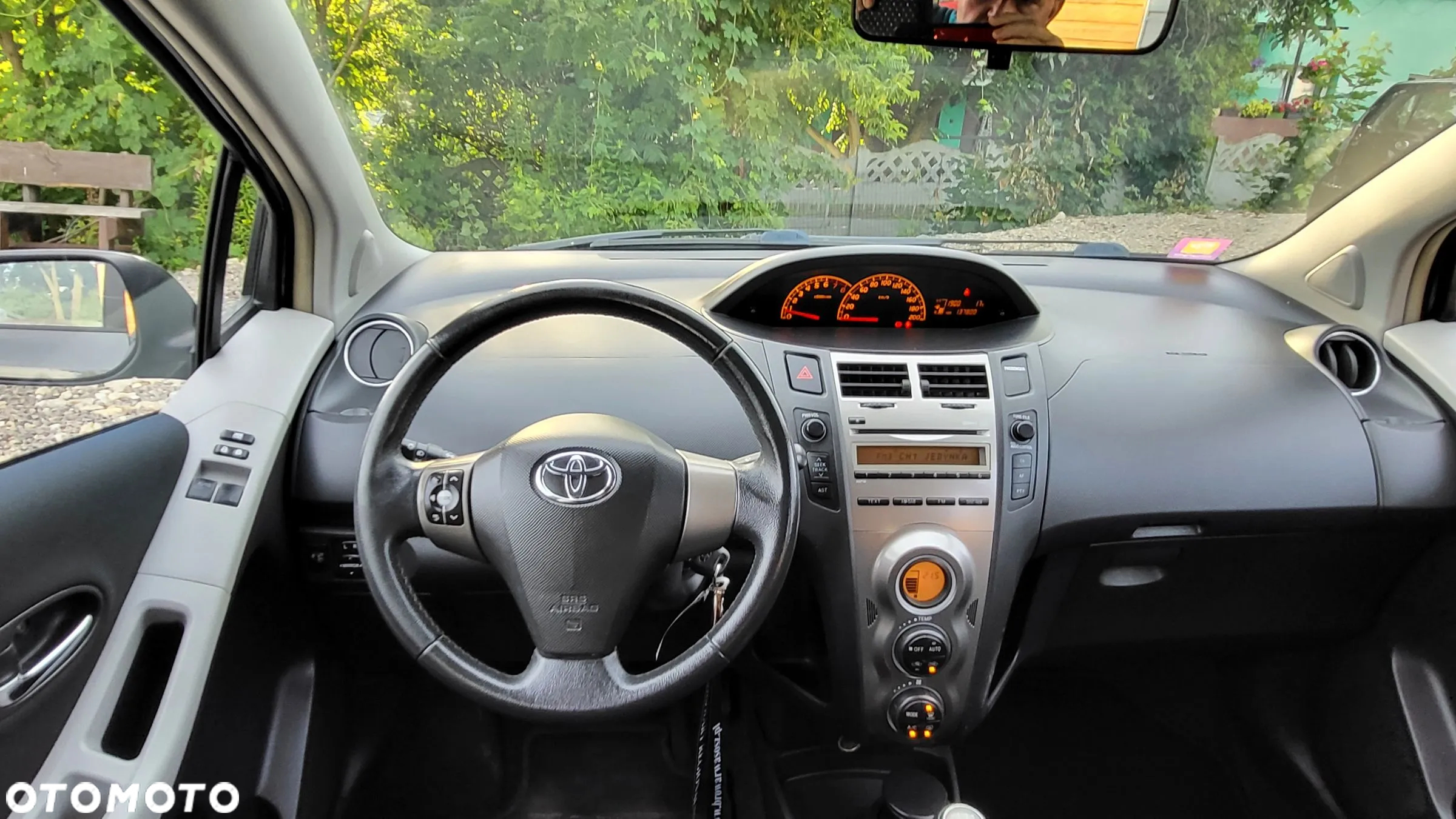 Toyota Yaris 1.0 Premium - 14