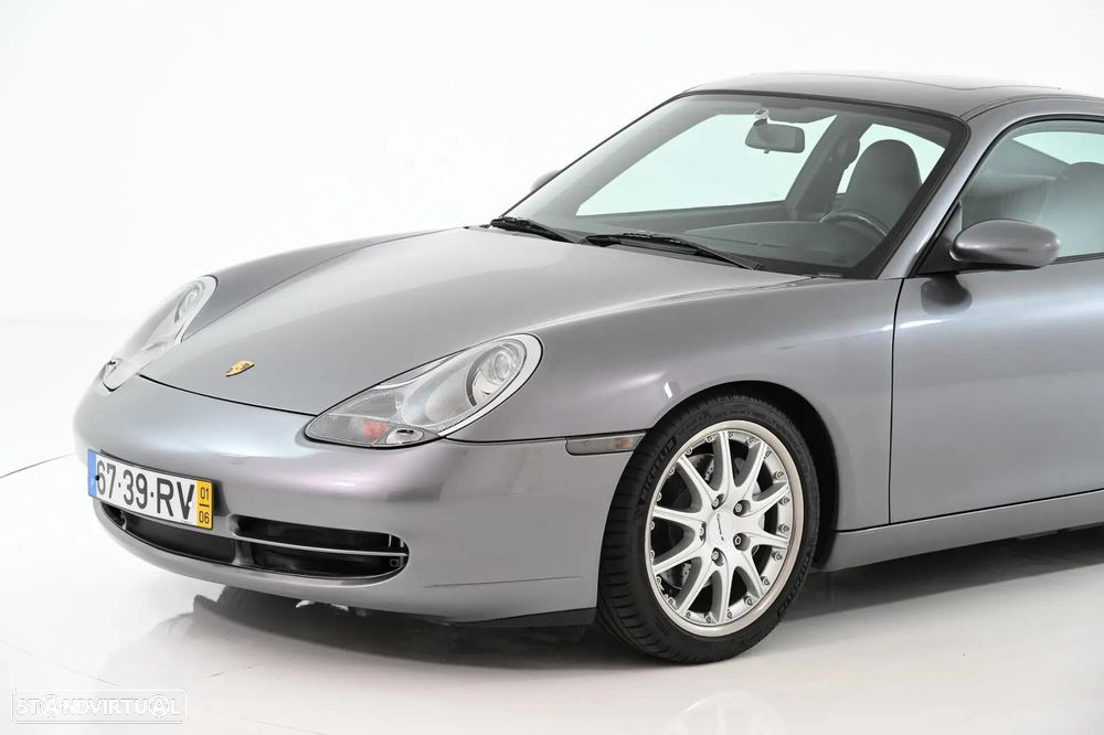 Porsche 911 (996) Carrera 4 Coupé - 15