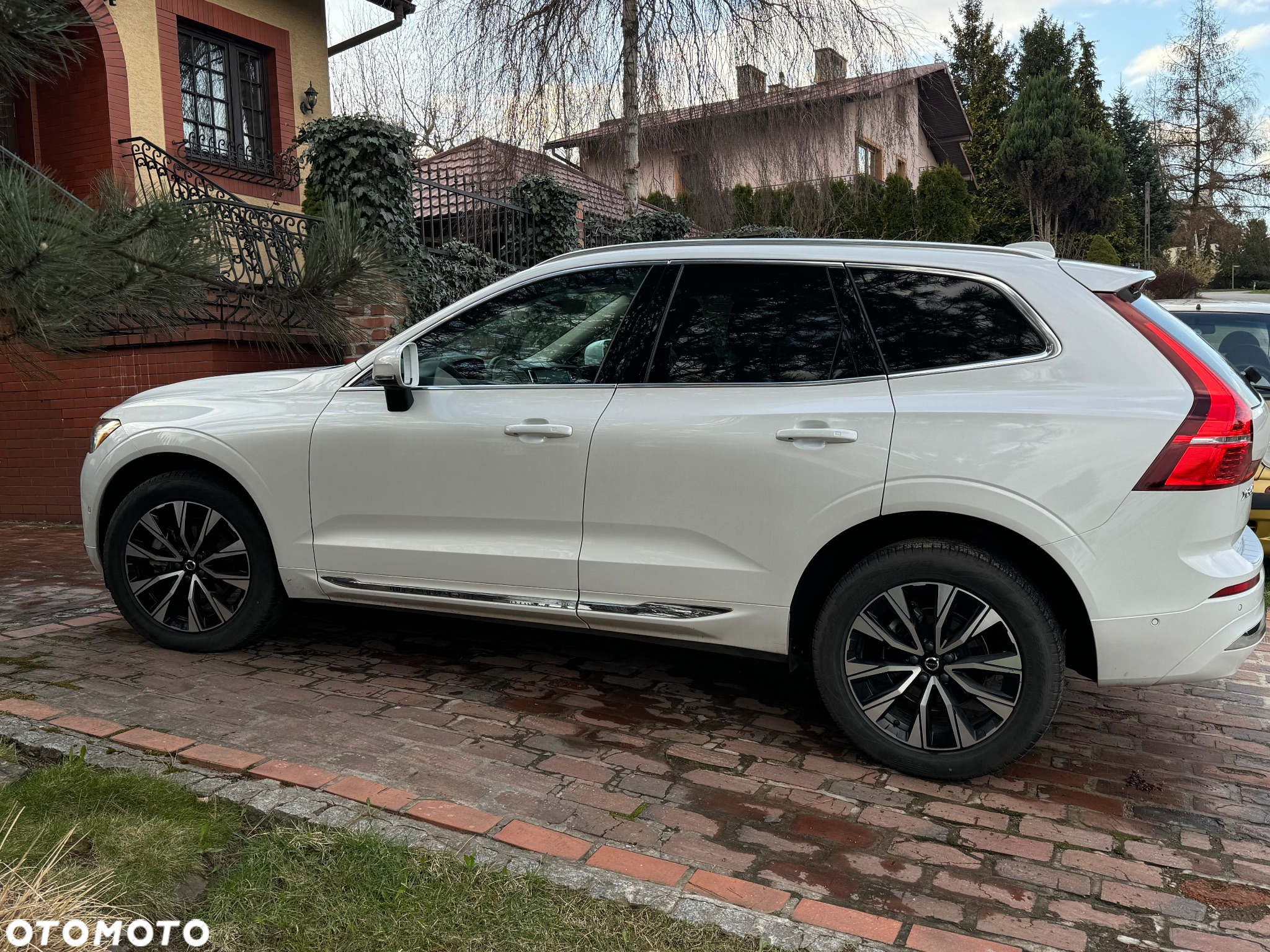Volvo XC 60 B5 B AWD Plus Bright - 14