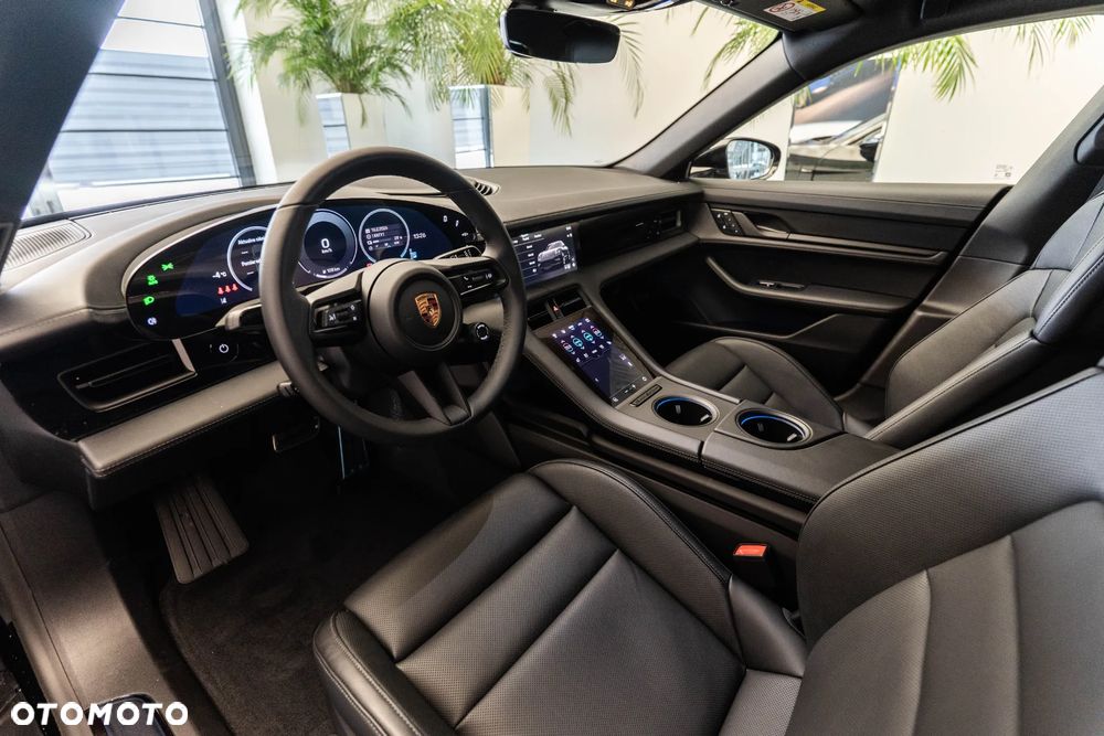 Porsche Taycan 105kWh Black Edition - 8