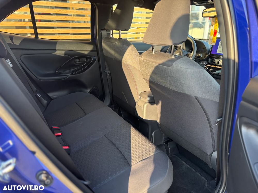 Toyota Yaris Cross 1.5 VVT-i HSD 4x2 Dynamic - 16