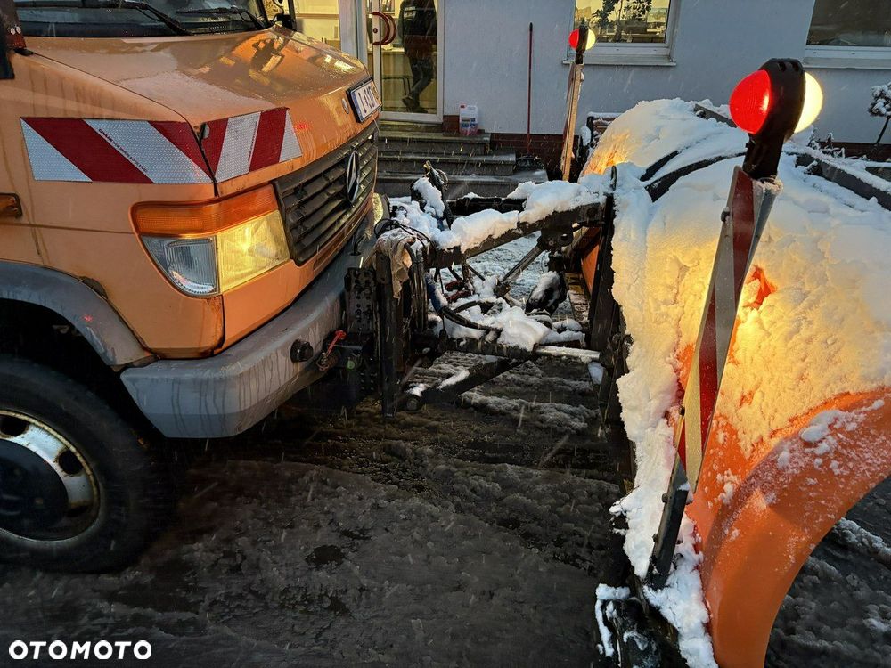 Mercedes-Benz Mercedes Vario 815 Wywrotka 4X4  2004 Pług posypywarka odśnieżarka - 14