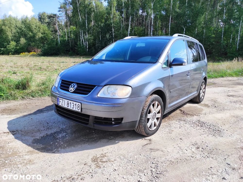Volkswagen Touran - 1