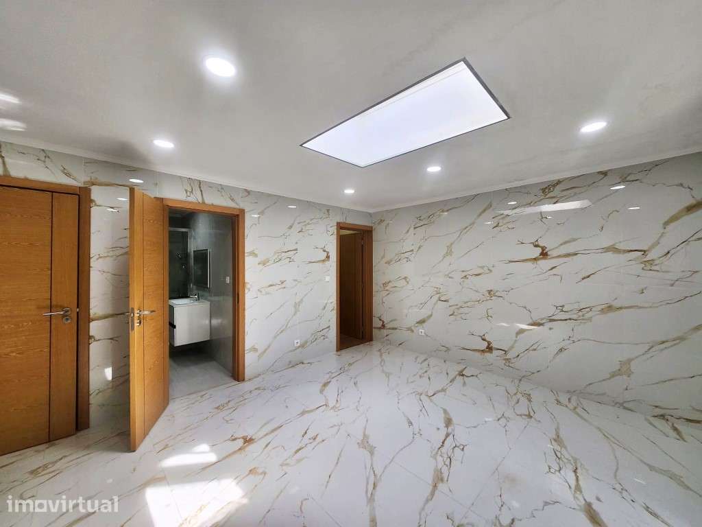 Moradia T4+1 com terraço em Campanhã - Grande imagem: 4/23