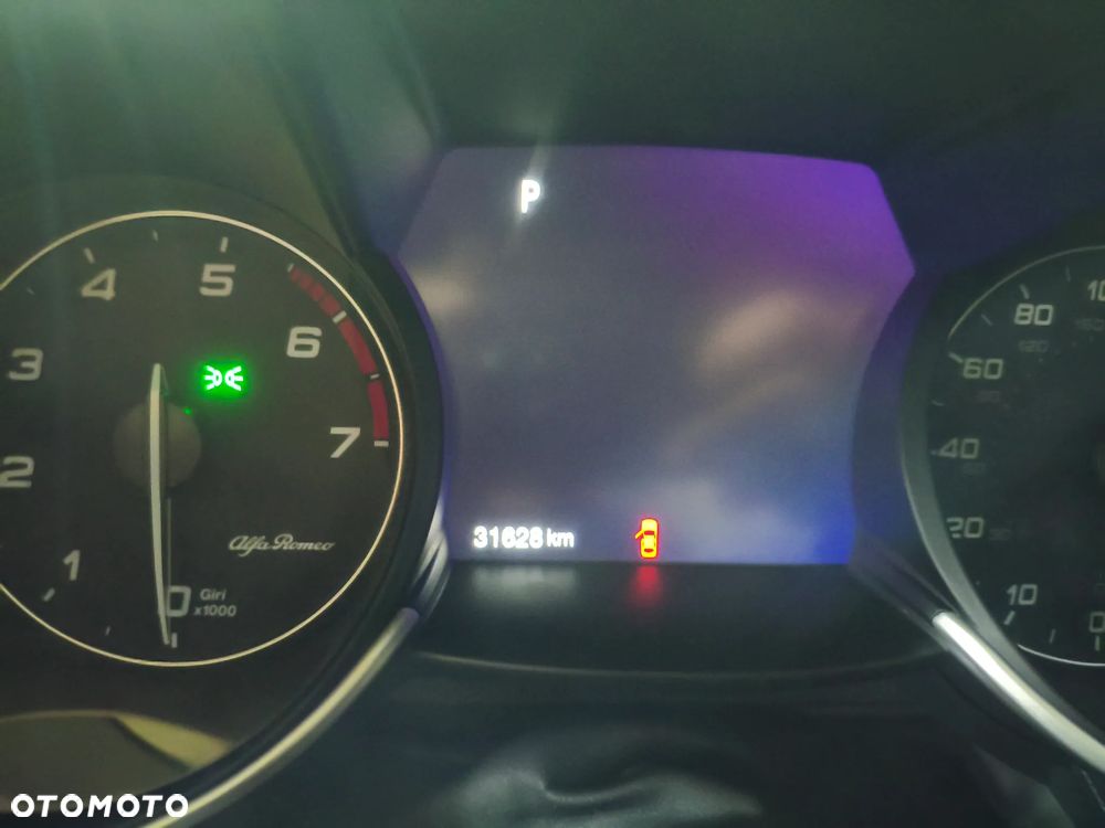 Alfa Romeo Giulia 2.0 Turbo Veloce - 12