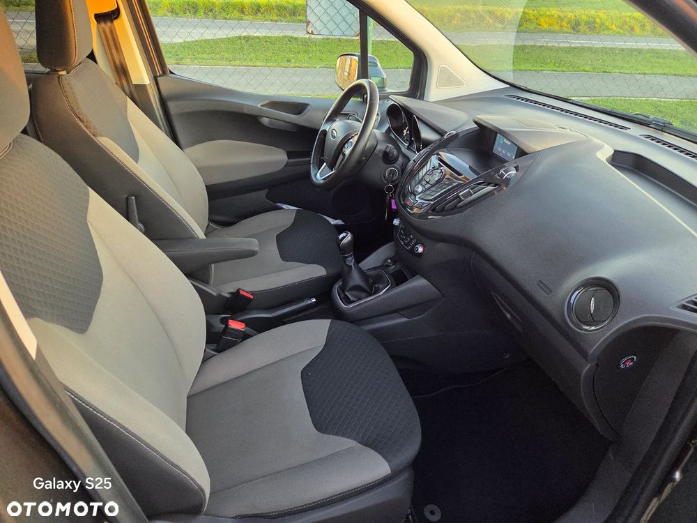 Ford Tourneo Courier 1.0 EcoBoost S&S Titanium - 11