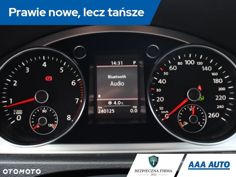 Volkswagen Passat - 13